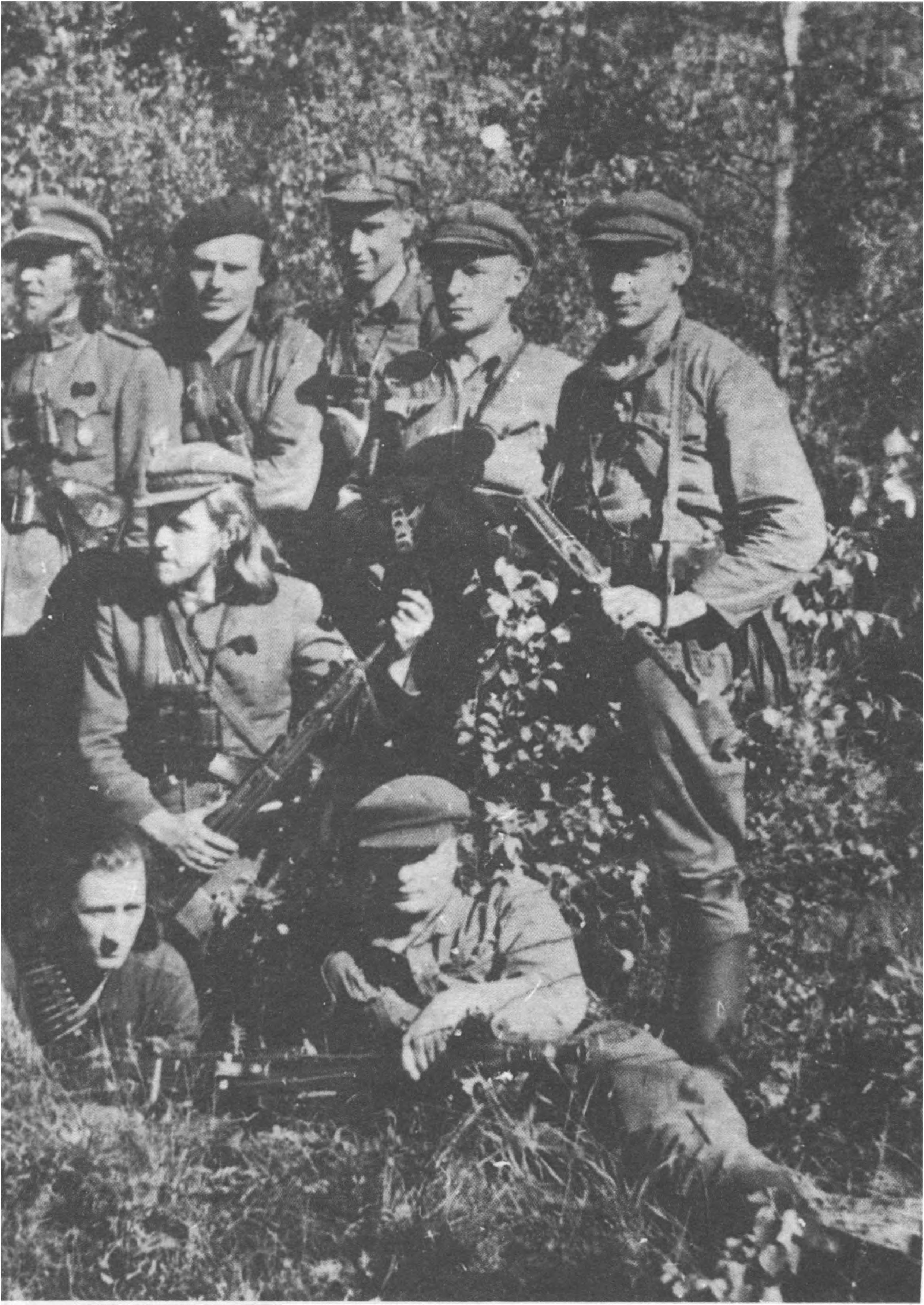 Mykolas Šemežys-Aras, Putinas, Danielius Vaitelis-Briedis, Antanas Stučka-Šarūnas, Antanas Kisielius-Sakalas, Antanas Burokas-Mokytojas, nežinomas, Antanas Žilys-Žaibas.