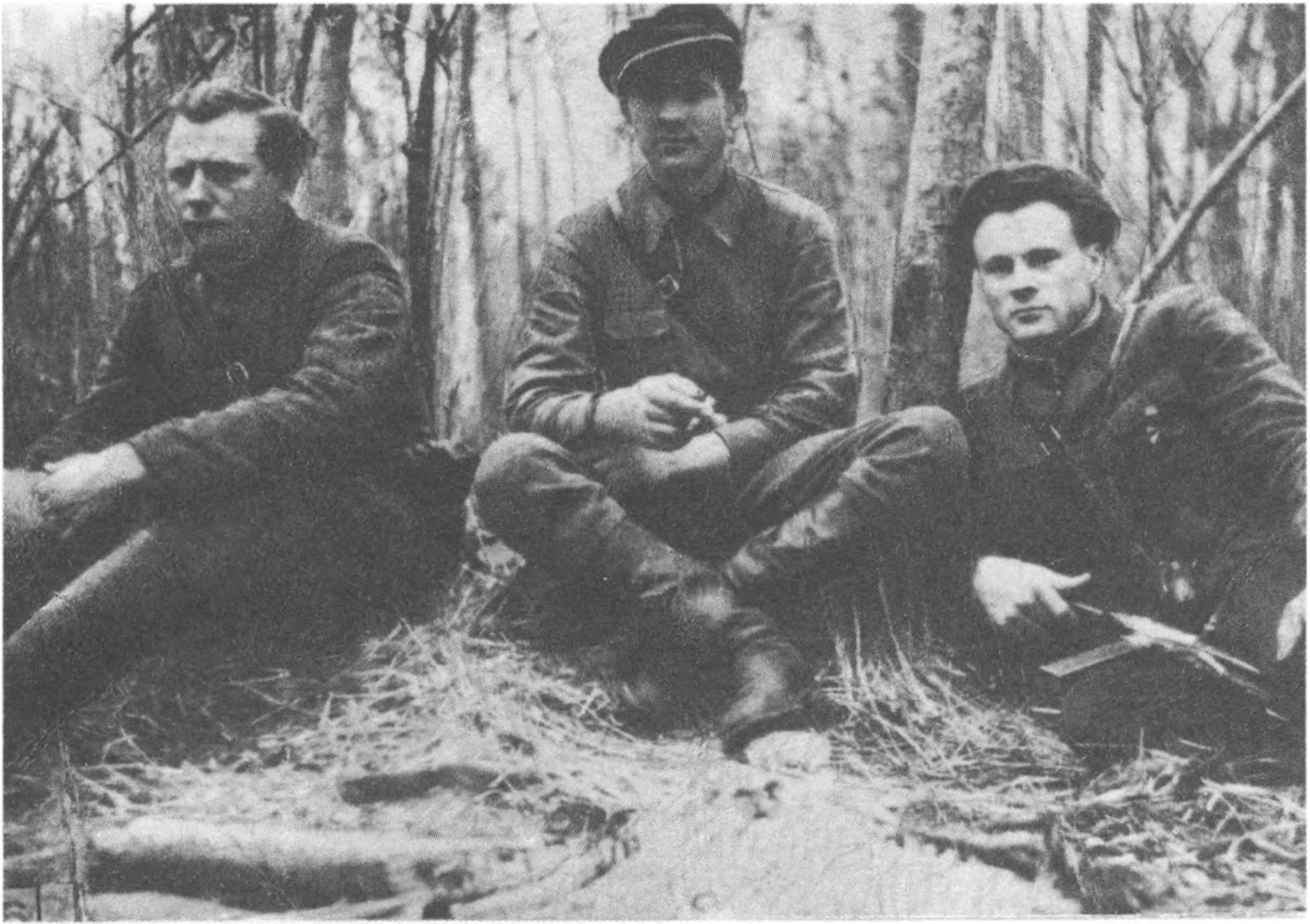Partizanai: Alfonsas Mažeika-Taifūnas, Vladas Drąsutis-Vytenis, Juozas Kučas-Finka.