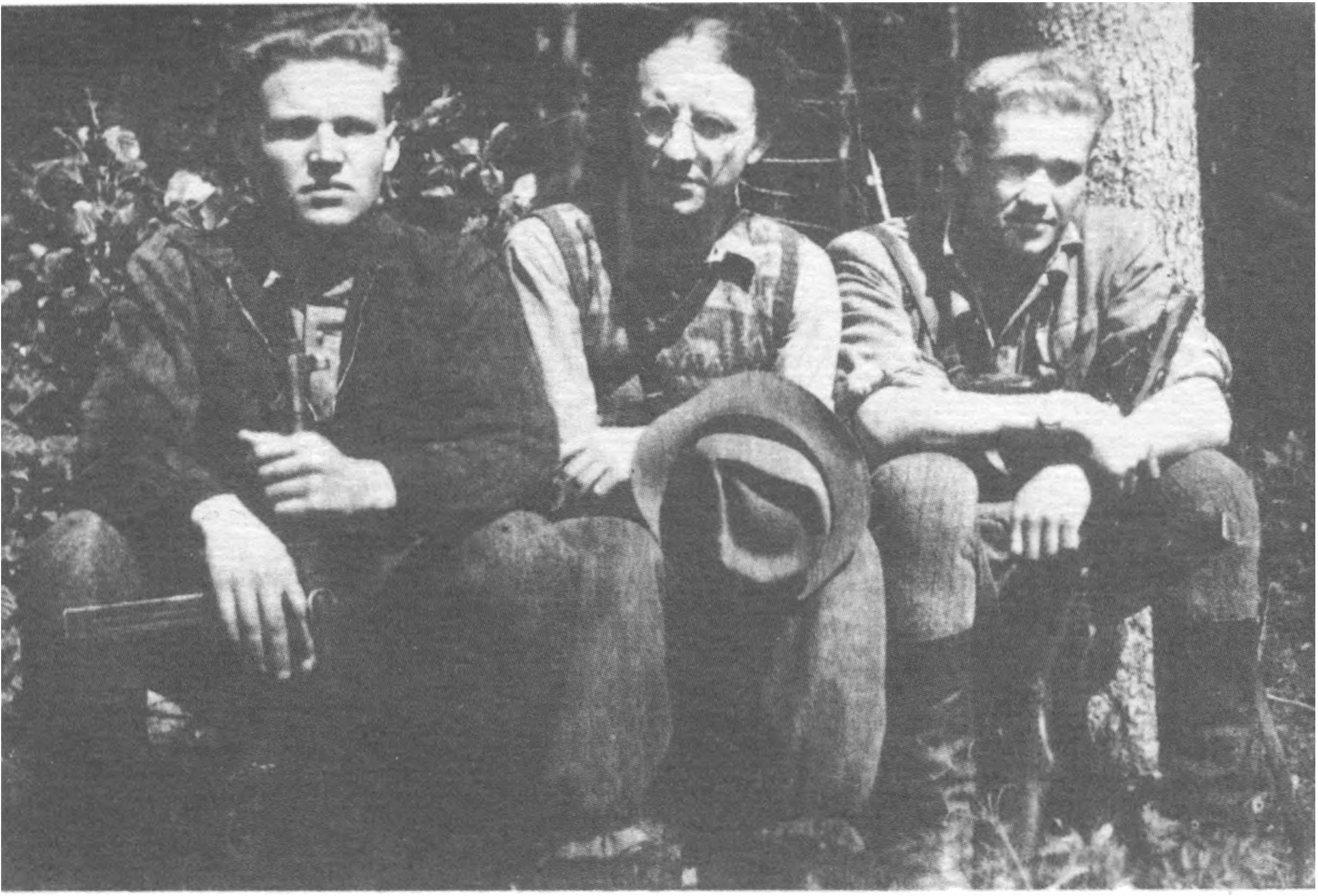 Biržų girios partizanai: Alfonsas Valentėlis-Bankininkcas Vailokaitis, Bronius-Krivickas-Gintaras, Stepas Giedrikas -Girietis.