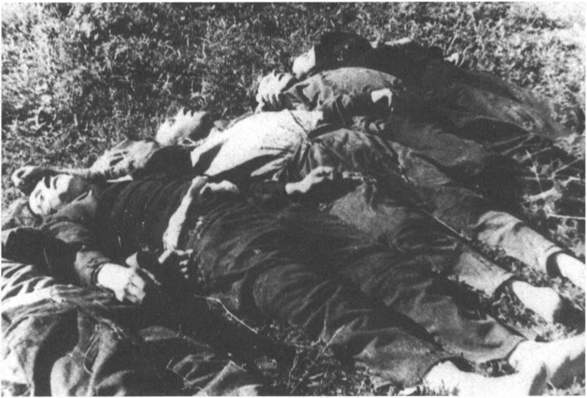 Kamajai. Enkavedistų nužudyti ir išniekinti „Algimanto” apygardos Paškevičiaus būrio partizanai.