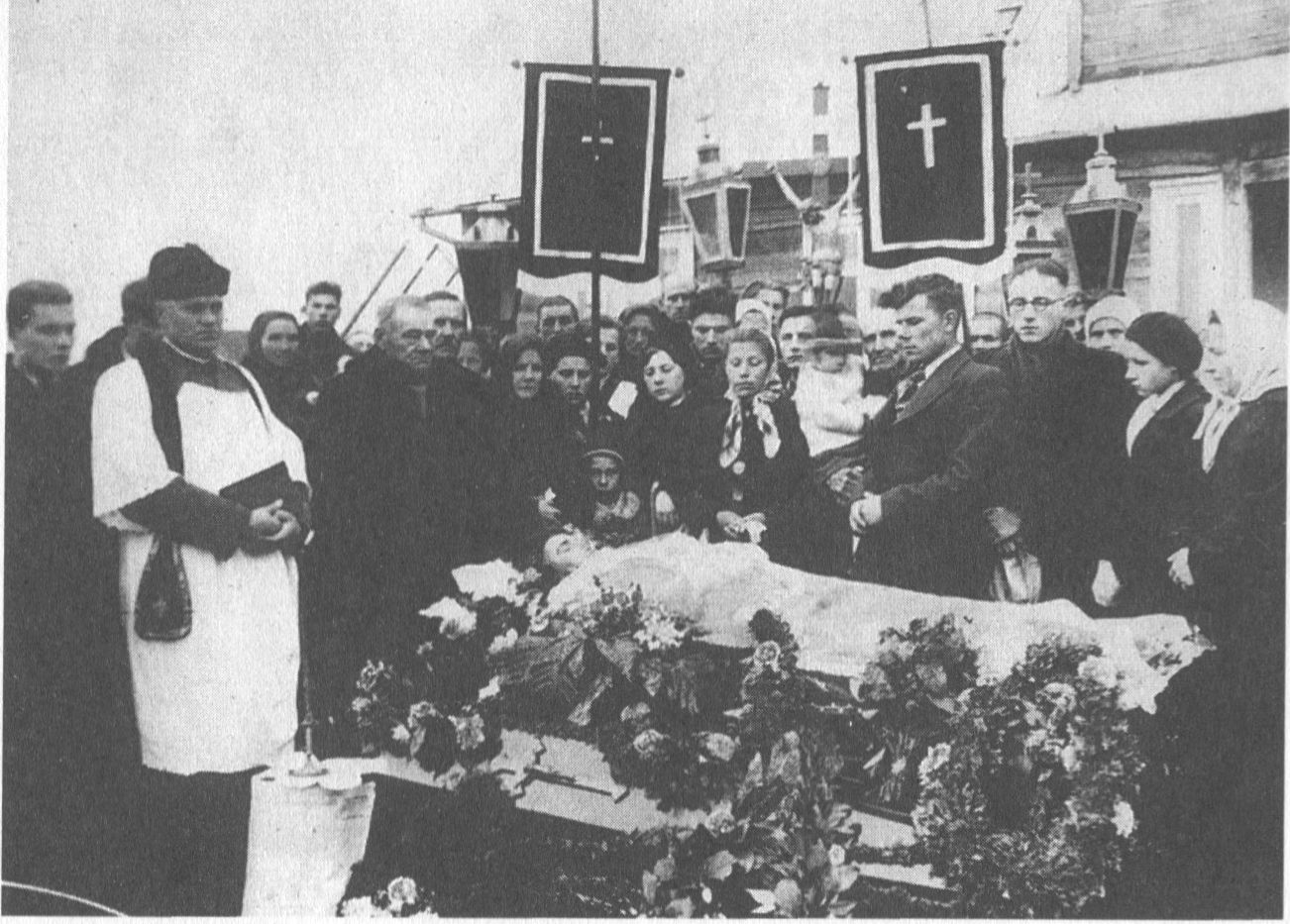 Antano Krivicko laidotuvės.