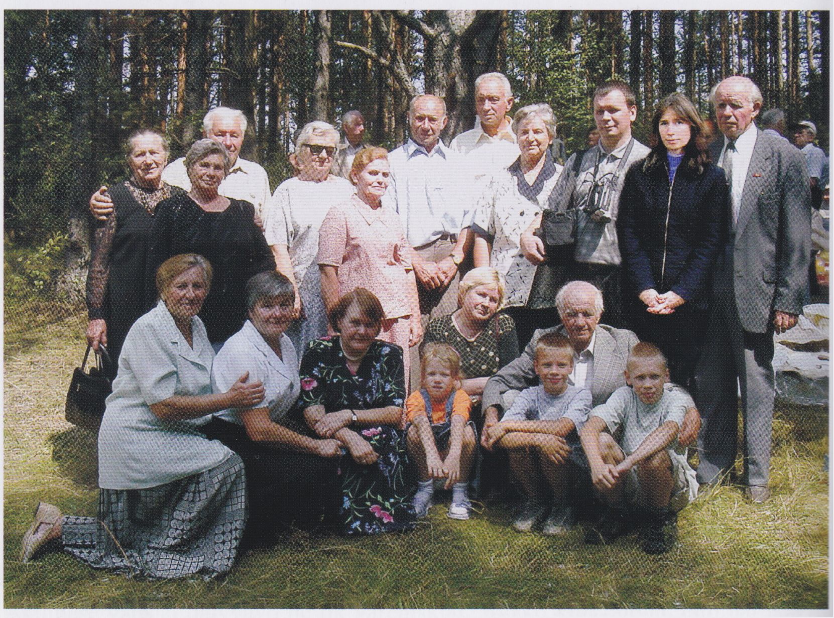 Partizanų giminės ir artimieji. 2002 m.