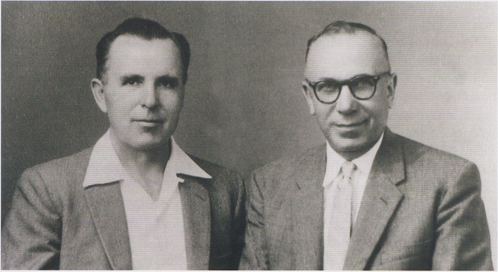 Varėniškis šaulys Juozas Savickas ir Andrius Ryliškis (dešinėje) susitikimo metu Amerikoje 1950 m.