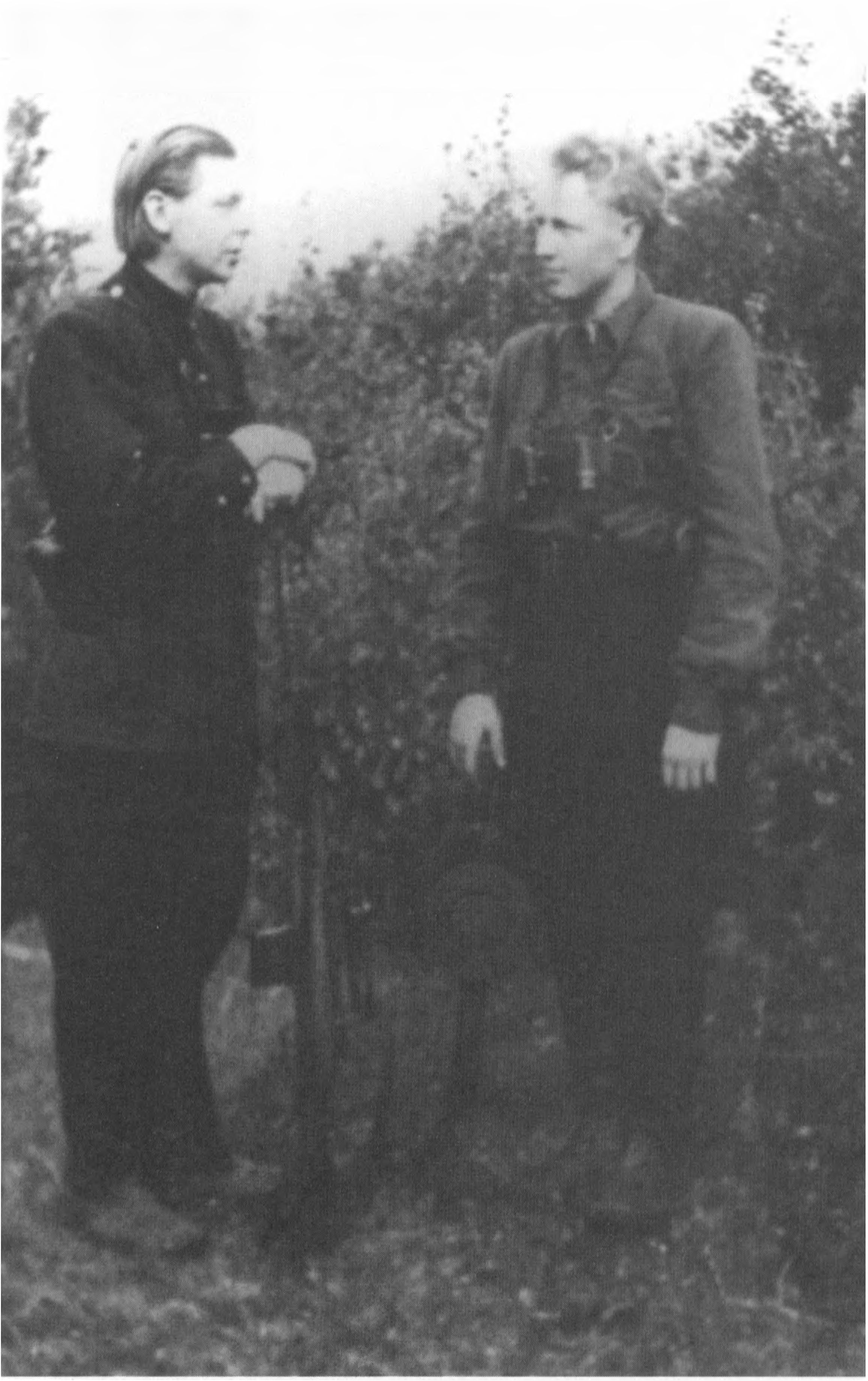 Mykolas Urbonas-Liepa ir Antanas Kraujelis-Siaubūnas.