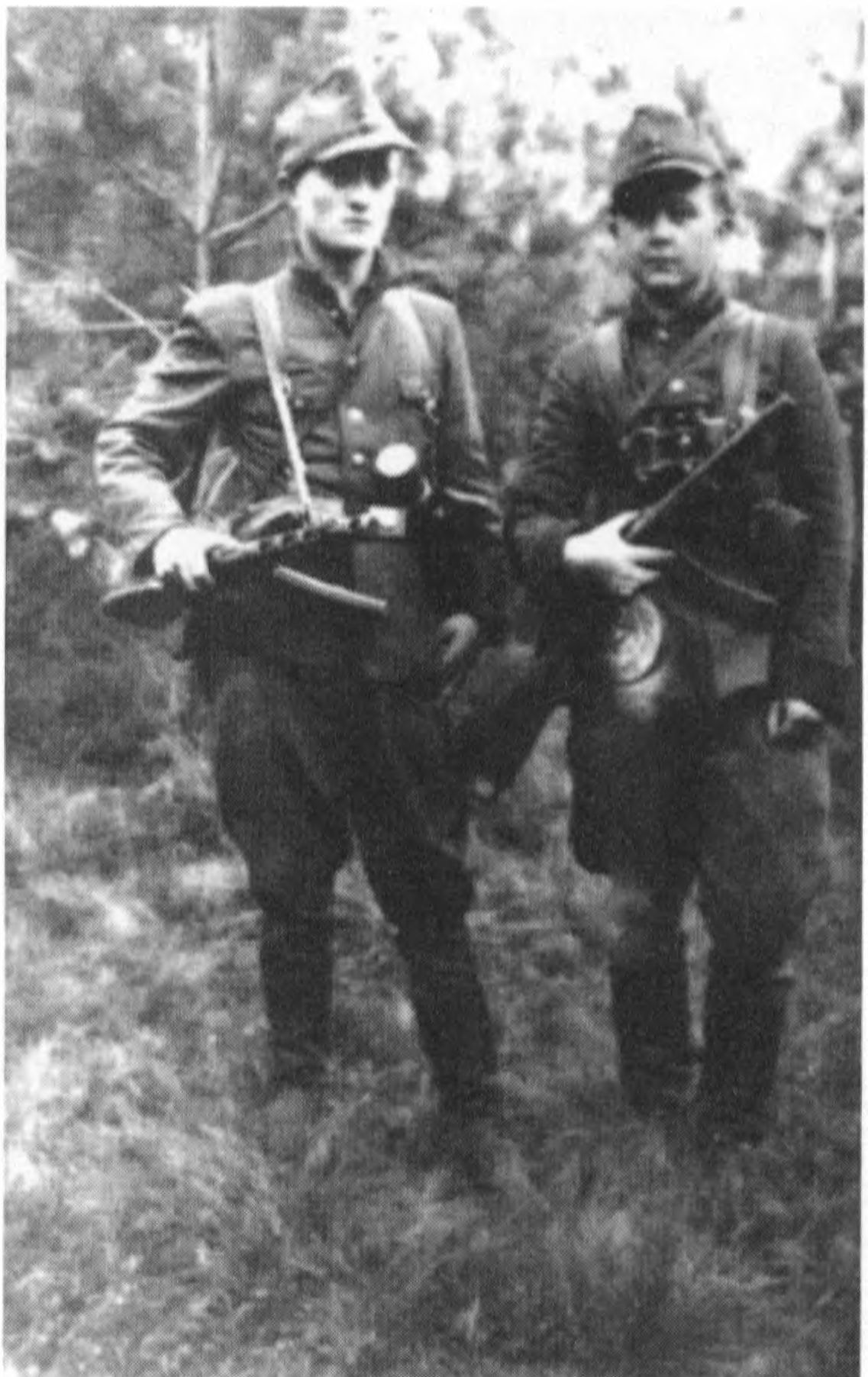 Viktoras Žitkevičius-Akmenėlis ir Jonas Lisauskas-Katinas.