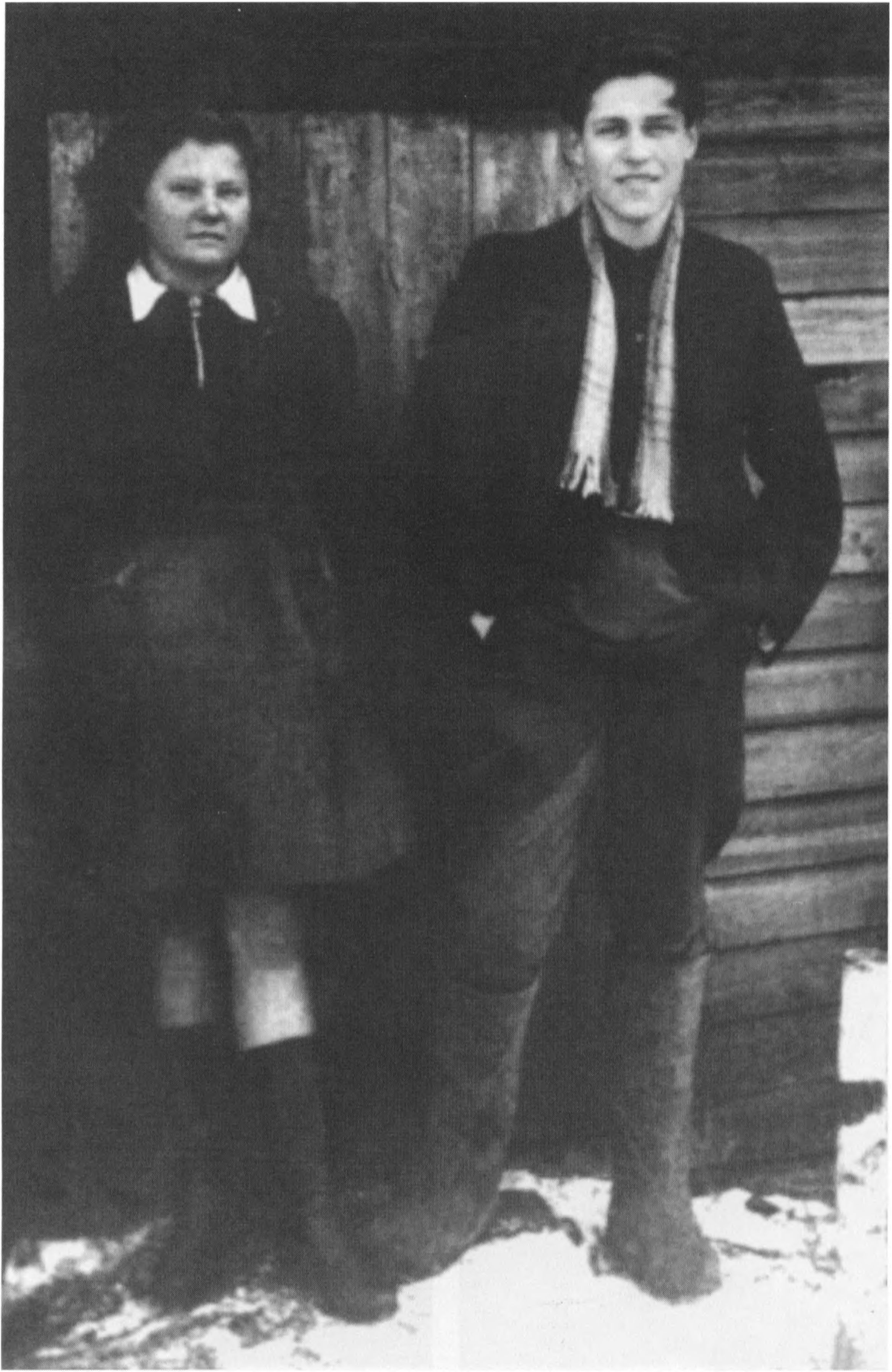 Skirmantė Grikšelytė (1948 10 07 sušaudyta su tėvais, Vytautu Janavičiumi-Varpu ir dar trimis partizanais) ir Petras Vainius-Sakalas.