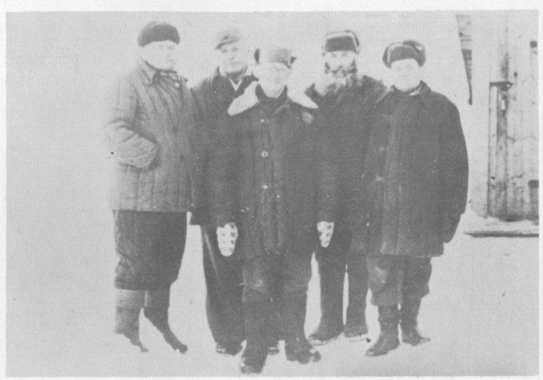 P. Ramanauskas su kunigais