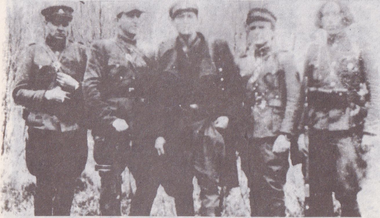 Pirmas iš kairės Vytautas Bakanauskas, ketvirtas Juozas Paliūnas, penktas Stasys Satkus.