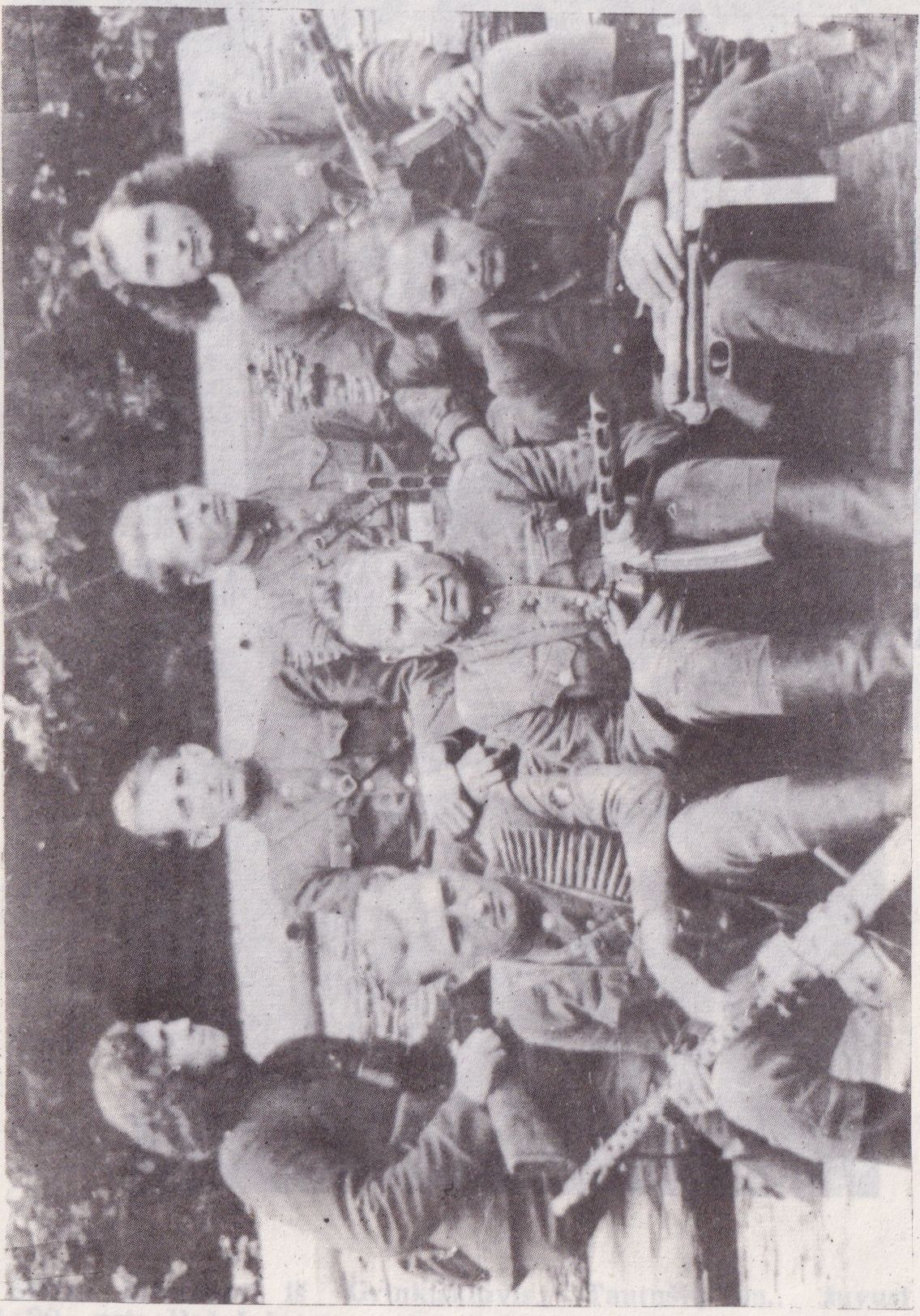 J. Vepštas, S. Ambruožas, V. Vepštas. Antroje eilėje: S. Strikulis, L. Starulis, A. Starulis. S. Zalumskis.