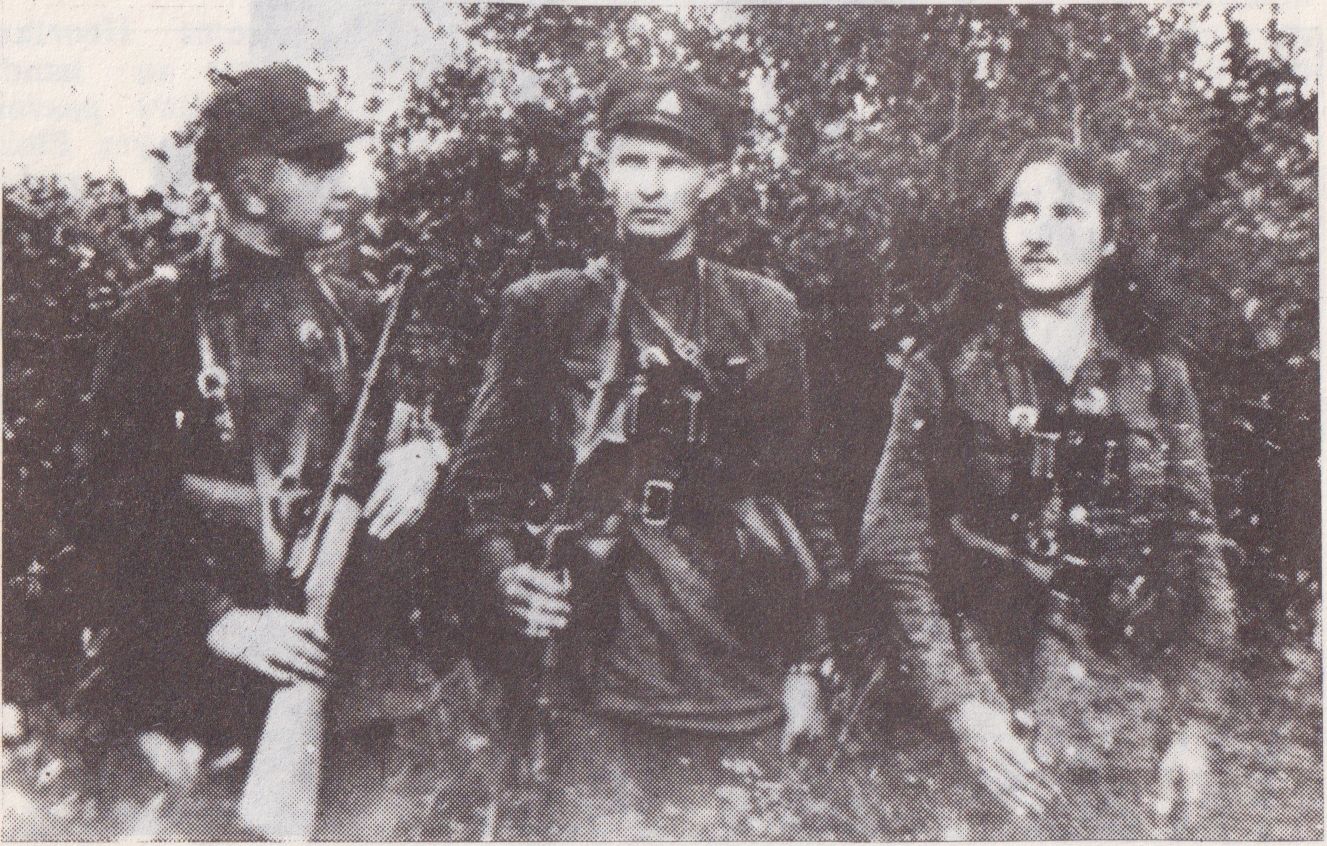 Vytautas Žukauskas iš Vanagiškių k., Juozas Dzikas iš Kunionių k. Trečias nežinomas