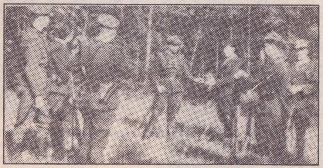 “Kirvio” būrio partizanai prieš žygĮ. Kazys Kregždė “Hitleris” (iš dešinės)