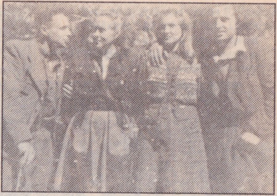 “Kirvis” (dešinėje), ryšininkas Vytautas Šimkūnas (kairėje)