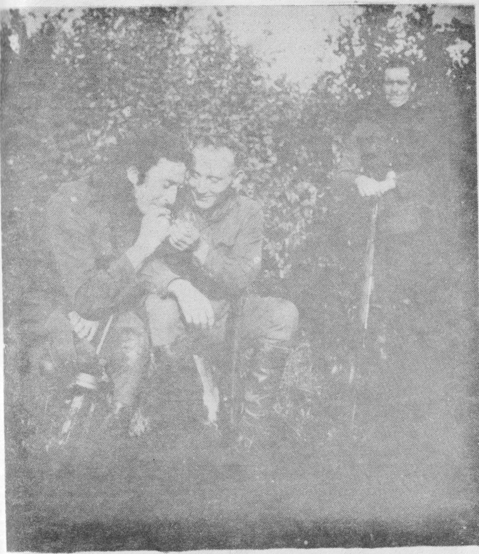 Iš kairės: nežinomas - skiemonietis, ? Putrimas(Aukštaitis), L.Kurkis.