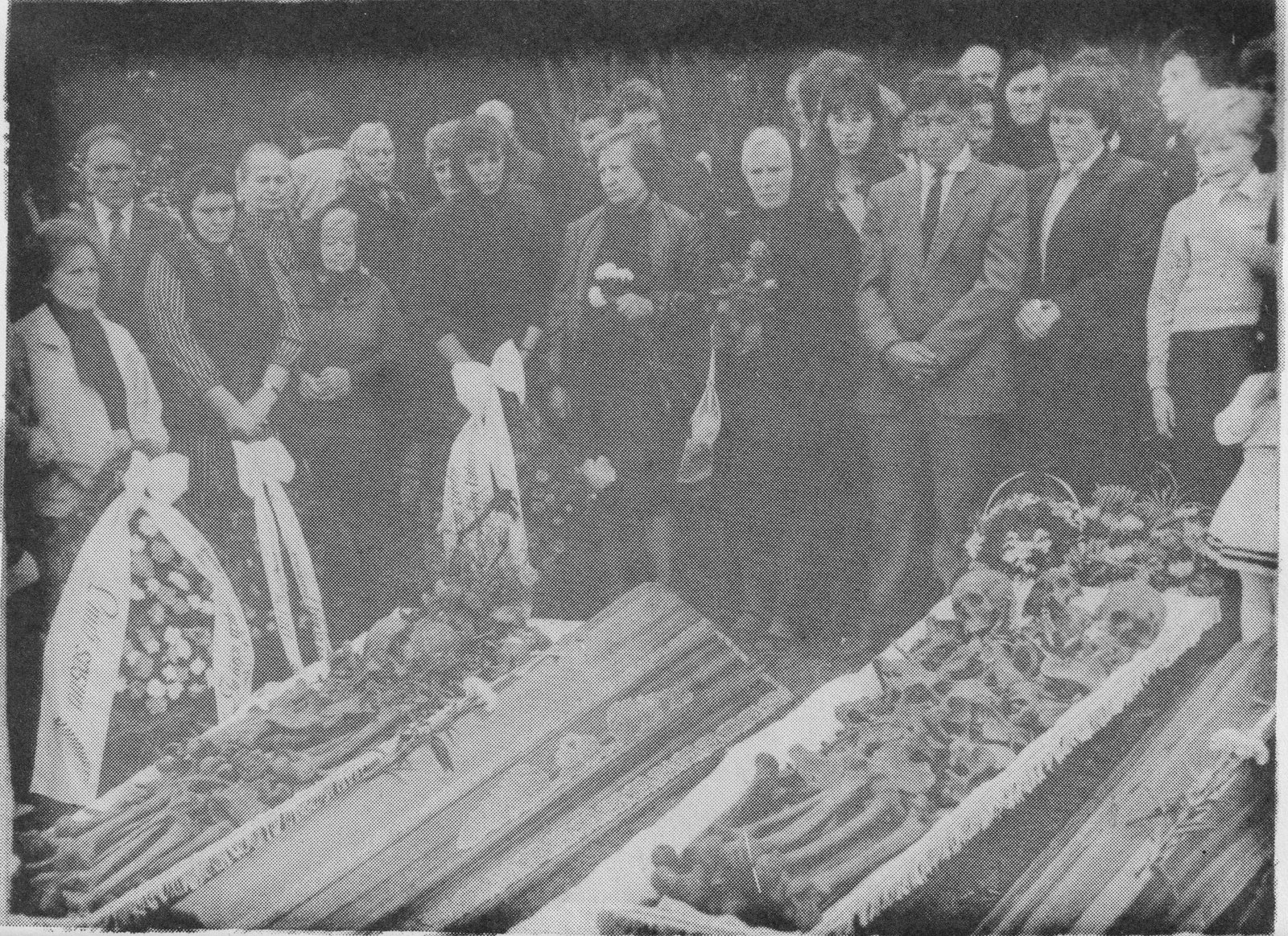 Partizanų palaikų perkėlimas iš Kazlų smėlyno į Alantos kapines 1989 metais.
